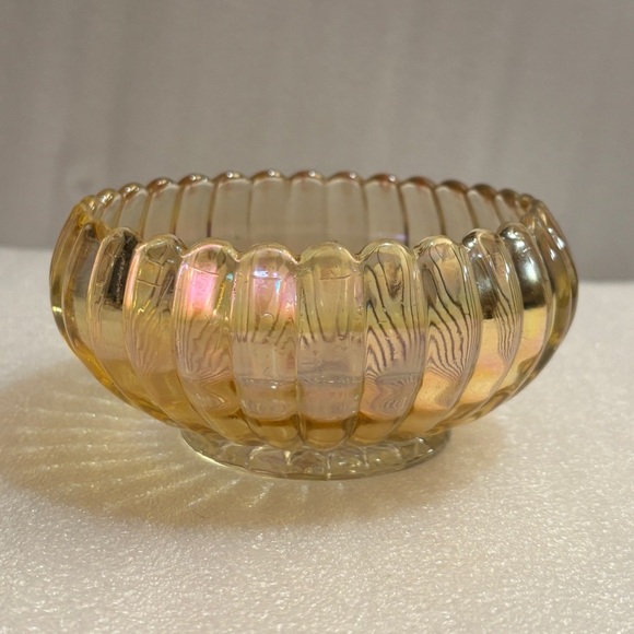 Vintage Carnival Glass Ribbed Candy Dish
Measures approx.: 5" x 2.5" - Picture 1 of 7